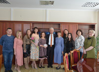 Мужской коллектив ГУП РК «Вода Крыма» во главе с генеральным директором Владимиром Баженовым поздравил женщин с наступающим праздником 8 марта!