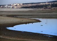В связи с критическими уровнями водохранилищ и в целях недопущения мертвых объемов Предприятием постоянно подбираются режимы работы городской сети водоснабжения.