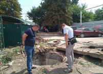 В мкр-не «Город Мира» силами Симферопольского филиала выполняются работы по замене арматуры Д-400мм